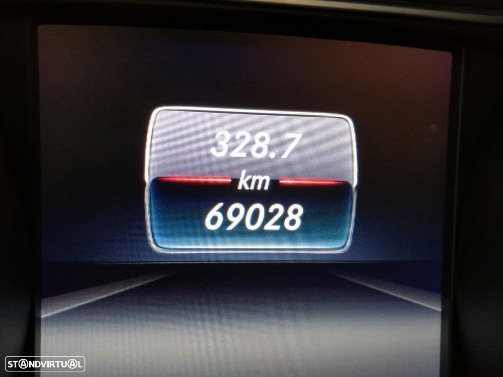 Mercedes-Benz A 200 d AMG Line - 28