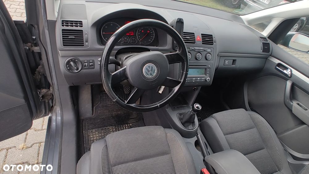 Volkswagen Touran 1.9 TDI Highline - 8