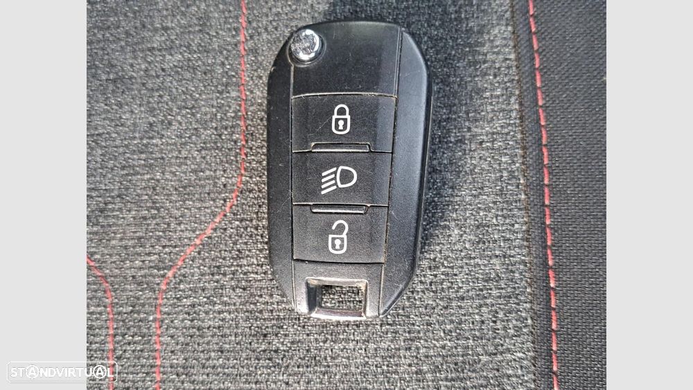 Citroën C3 1.2 PureTech Shine - 18