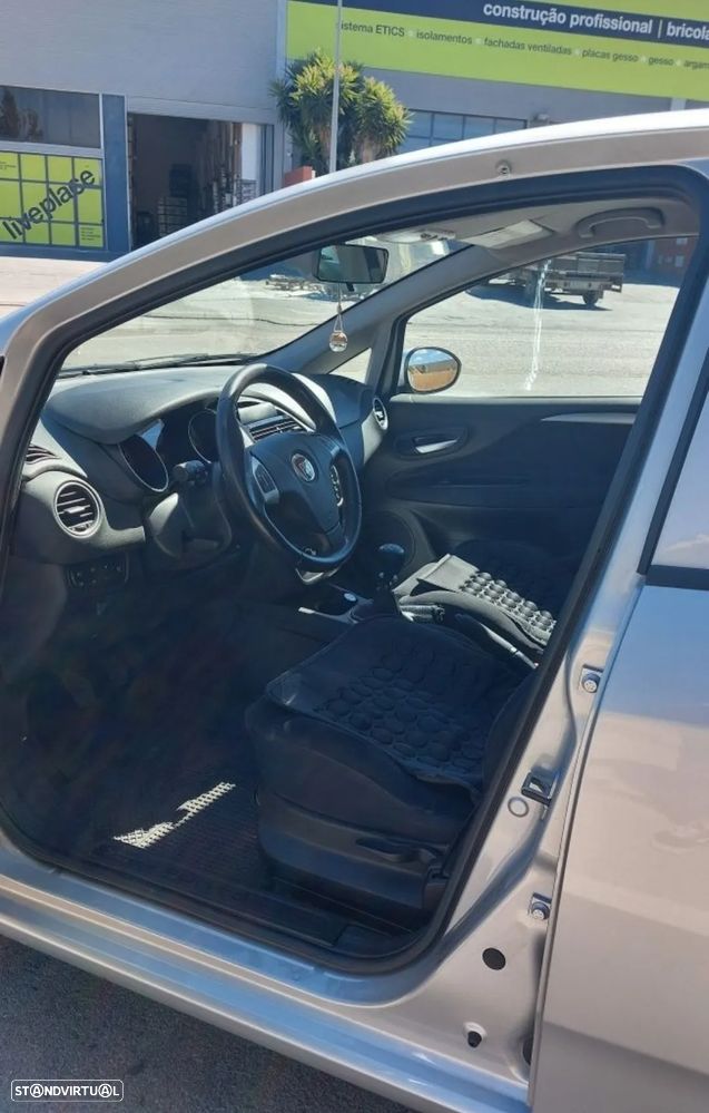 Fiat Punto 1.2 Lounge S&S - 4