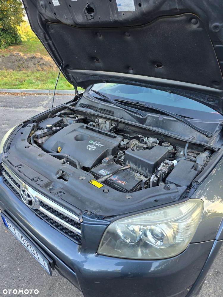 Toyota RAV4 2.2 D-4D X - 23