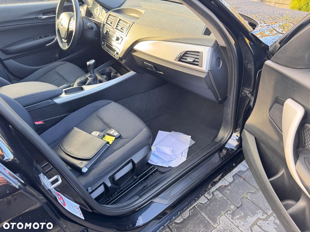 BMW Seria 1 114i Sport Line - 32