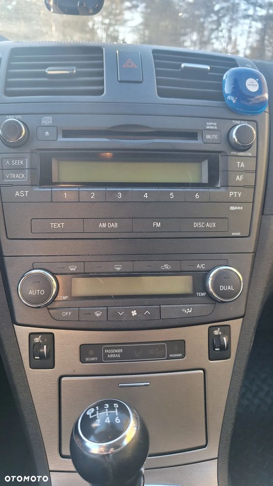 Toyota Avensis 1.8 Sol plus - 12