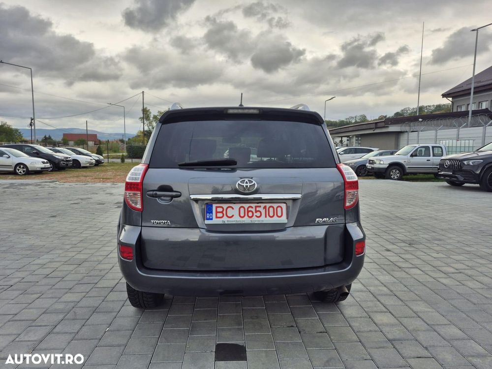 Toyota RAV4 - 4