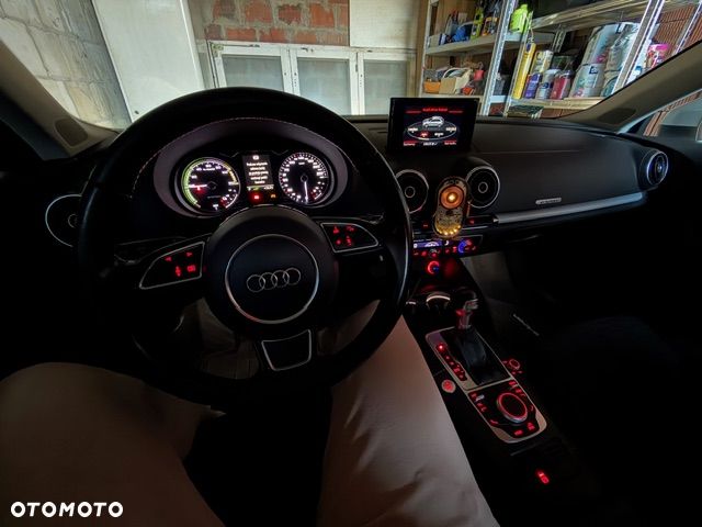 Audi A3 Sportback 1.4 TFSI e-tron S tronic - 26
