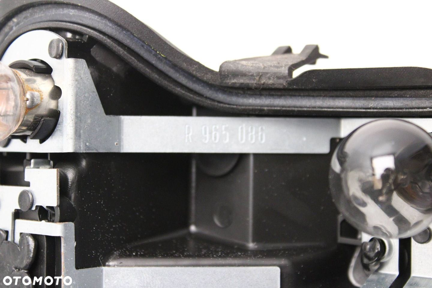 WKŁAD LAMPY GNIAZDO ŻARÓWEK PRAWY TYŁ AUDI A4 B7 SEDAN 965084 - 3