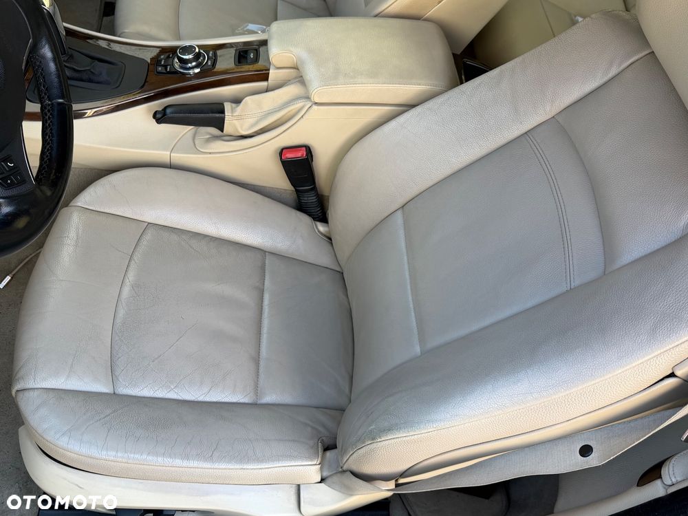 BMW Seria 3 330i - 21