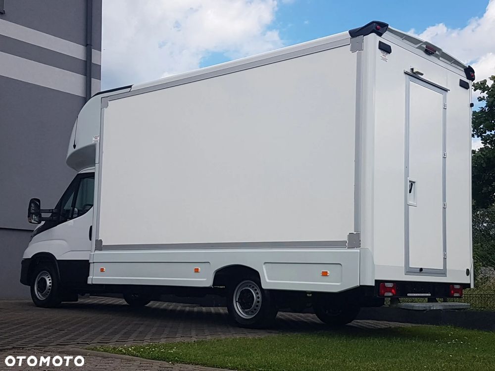 Iveco DAILY KONTENER NISKOPODŁOGOWY 4,43x2,23x2,42 SKLEP FOODTRUCK BAR KLIMA KONIOWÓZ KAMPER - 28