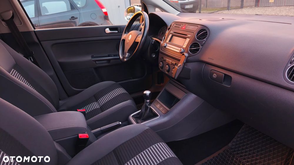 Volkswagen Golf - 25