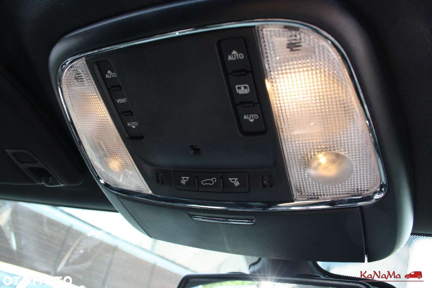 Jeep Grand Cherokee - 25