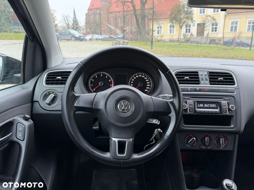 Volkswagen Polo 1.4 16V Comfortline - 25