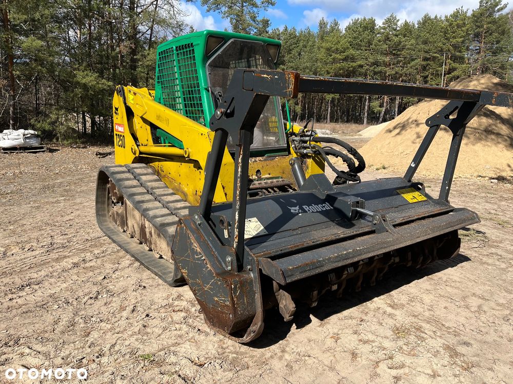 Bobcat T250 - 2