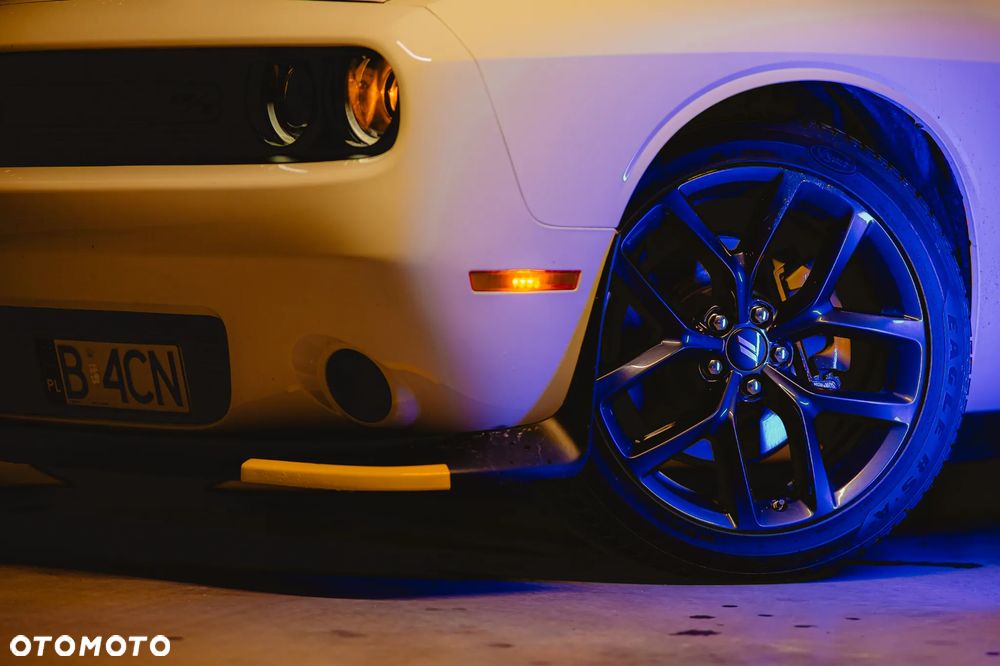 Dodge Challenger 5.7 R/T - 1