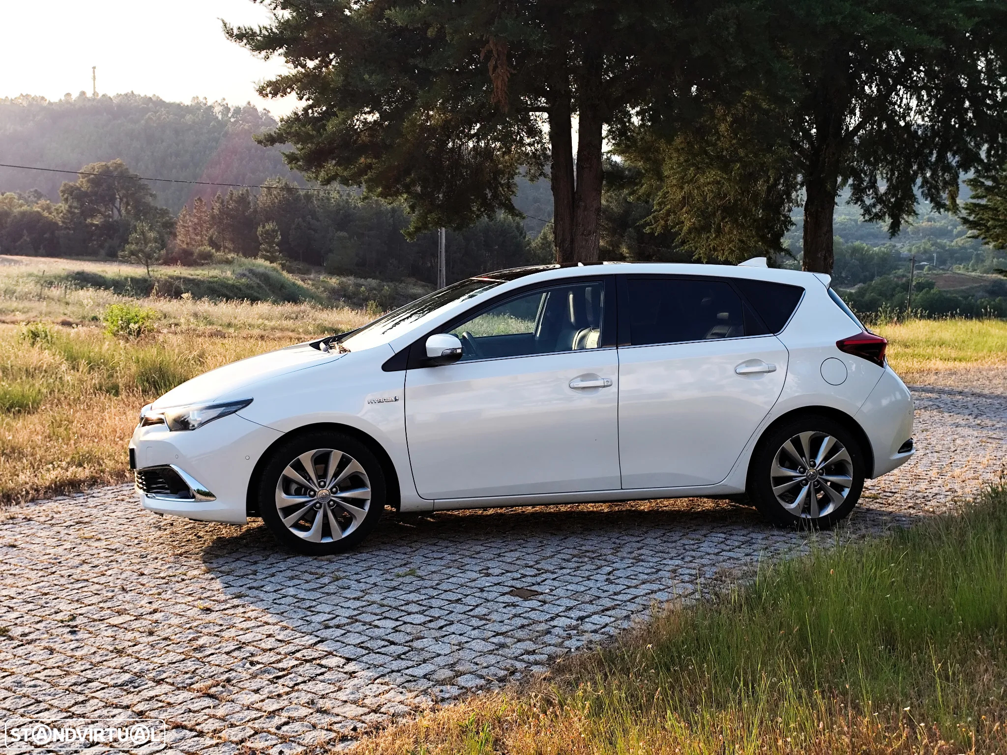 Toyota Auris 1.8 HSD Exclusive +TSS+Navi - 3