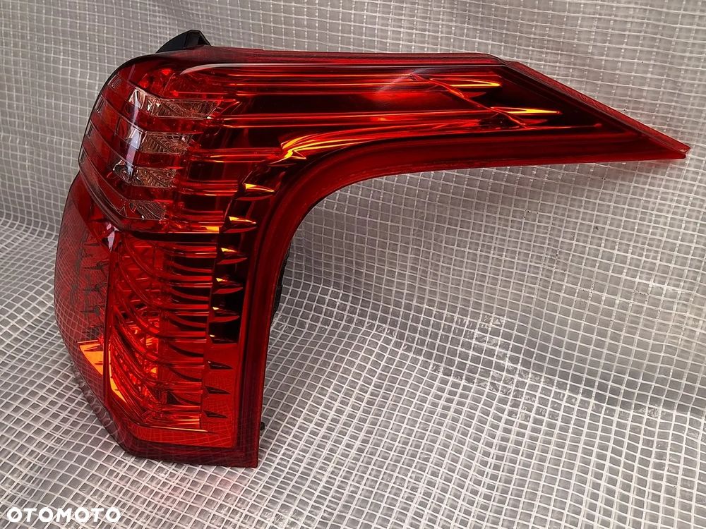 lampa tyl tylna prawa peugeot 5008 I 2009- europa orginal demontaz - 3