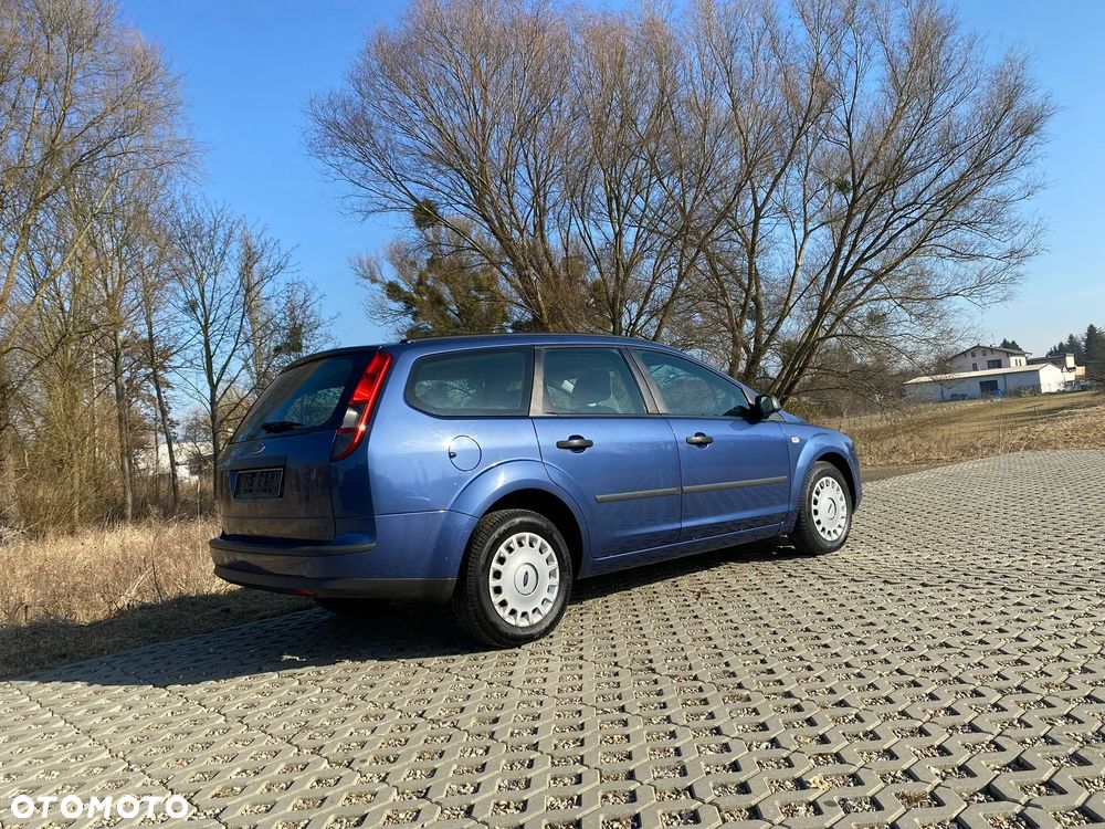 Ford Focus 1.4 16V Trend - 11