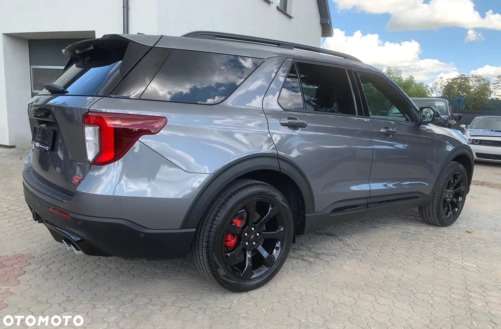 Ford Explorer - 8