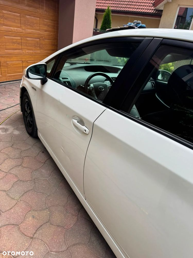 Toyota Prius 1.8 HSD Premium - 8