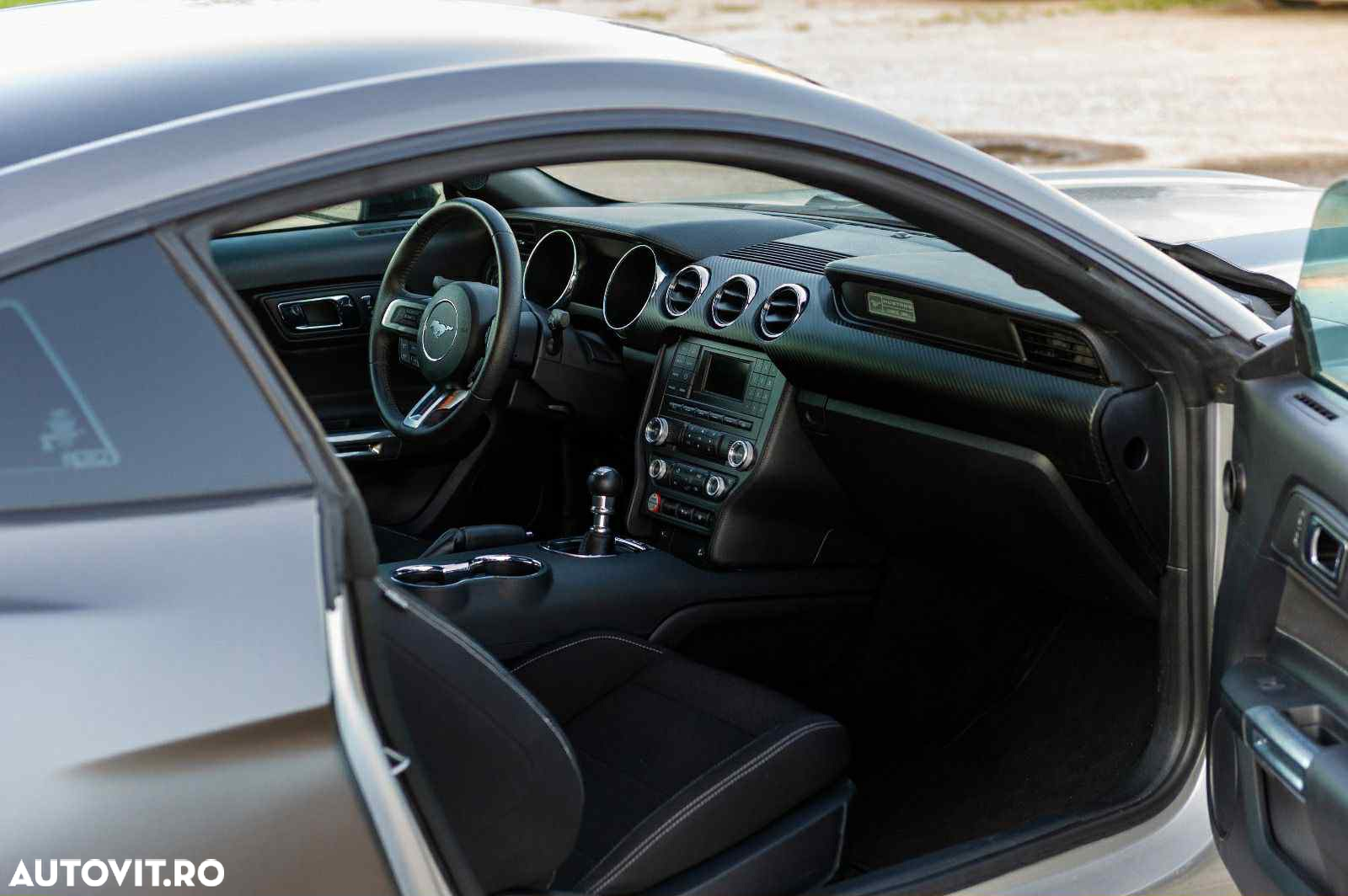 Ford Mustang - 7
