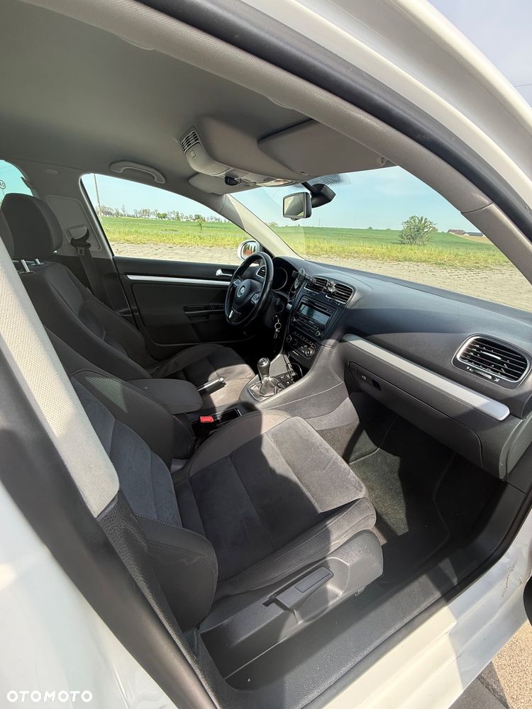 Volkswagen Golf 1.6 TDI Highline - 21