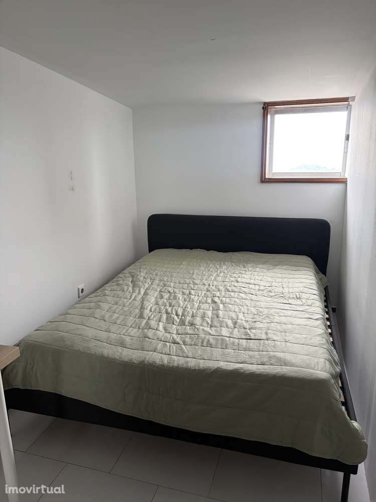 Quarto individual com cama de casal - Grande imagem: 2/5