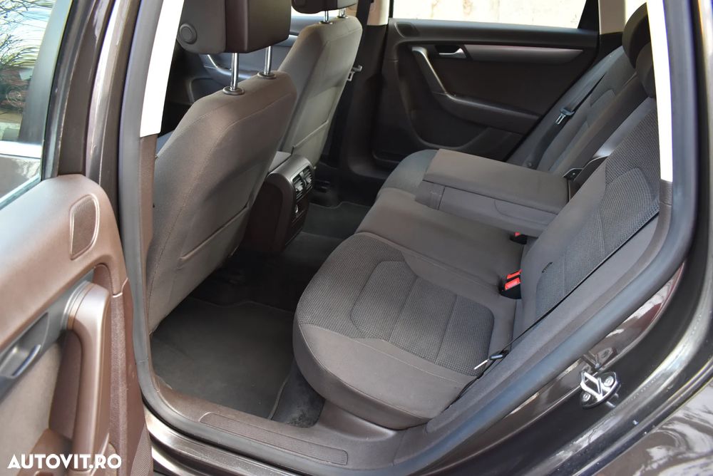 Volkswagen Passat 1.6 TDI BlueMotion Technology Highline - 8