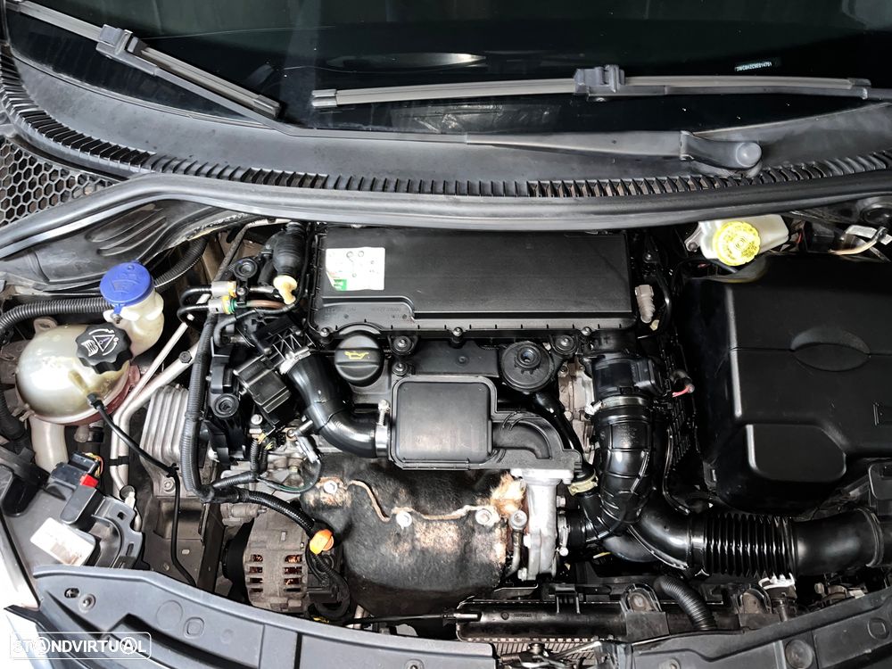 Peugeot 207 1.4 HDi Urban - 13