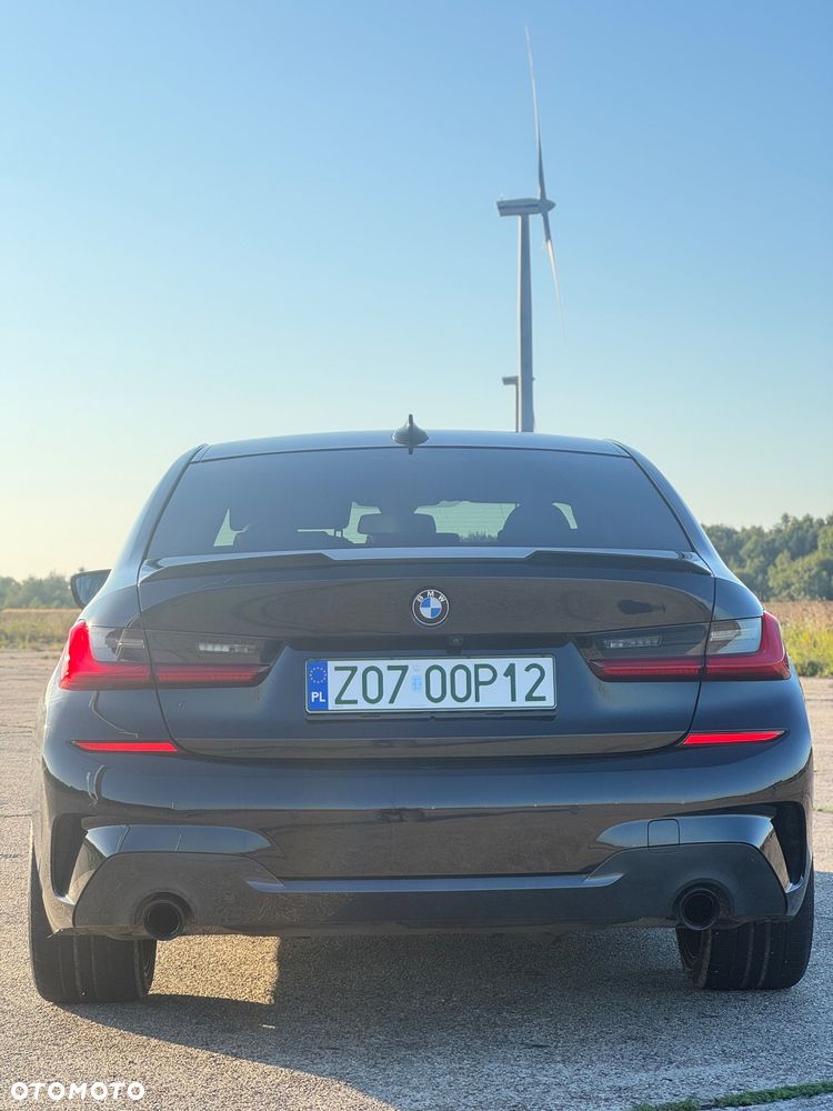 BMW Seria 3 330i M Sport - 10