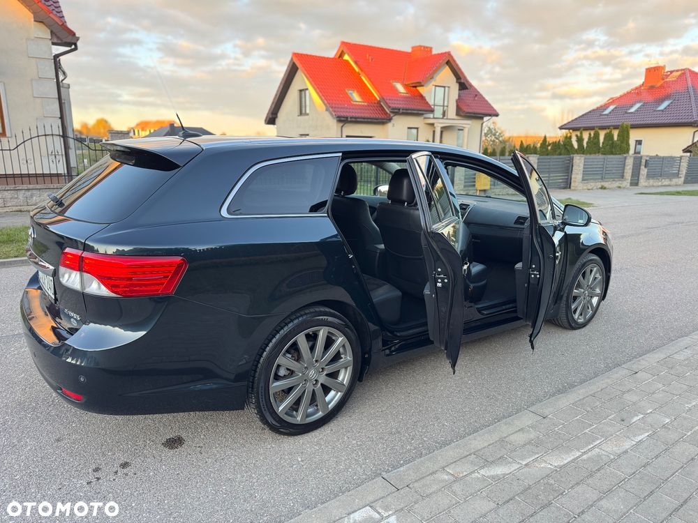 Toyota Avensis 1.8 Executive - 36