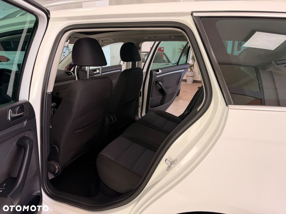 Volkswagen Golf - 23