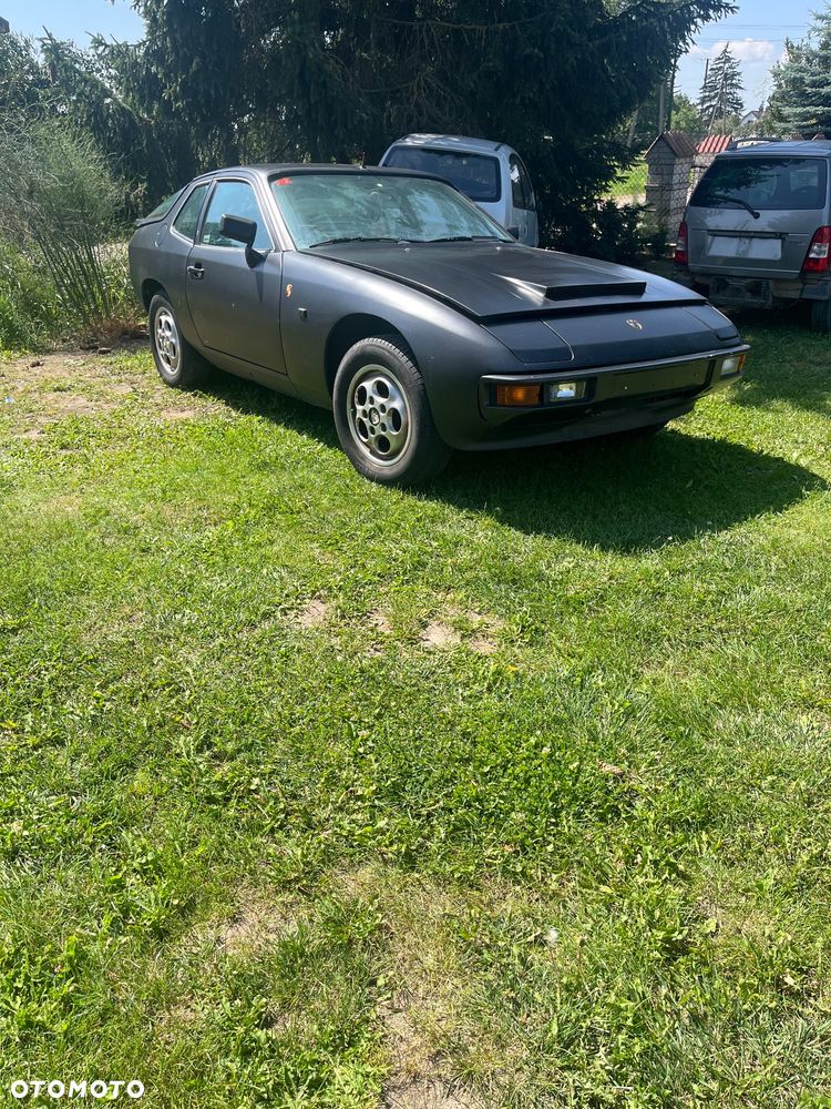 Porsche 924 S - 1