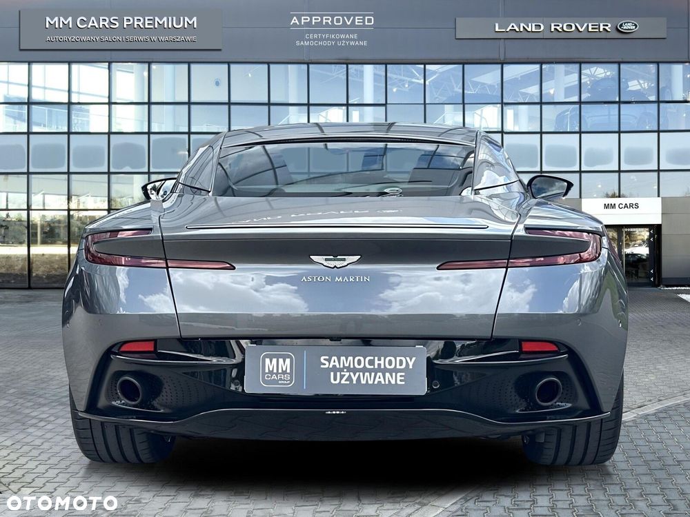 Aston Martin DB11 V8 - 9