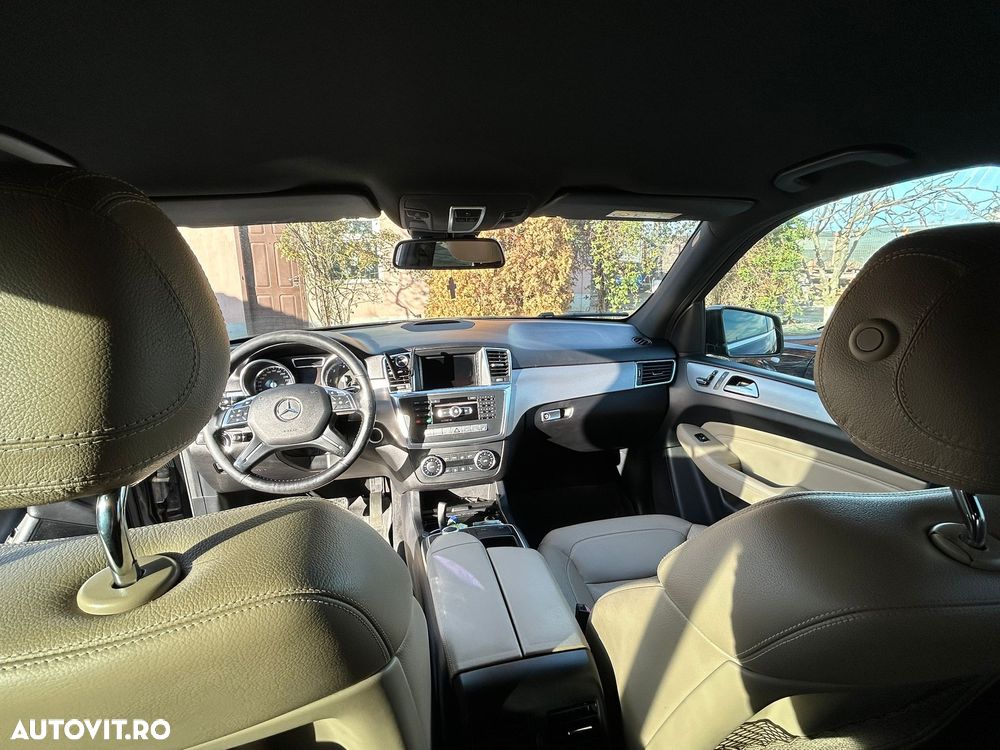 Mercedes-Benz ML 350 BlueTec 4MATIC Aut - 2