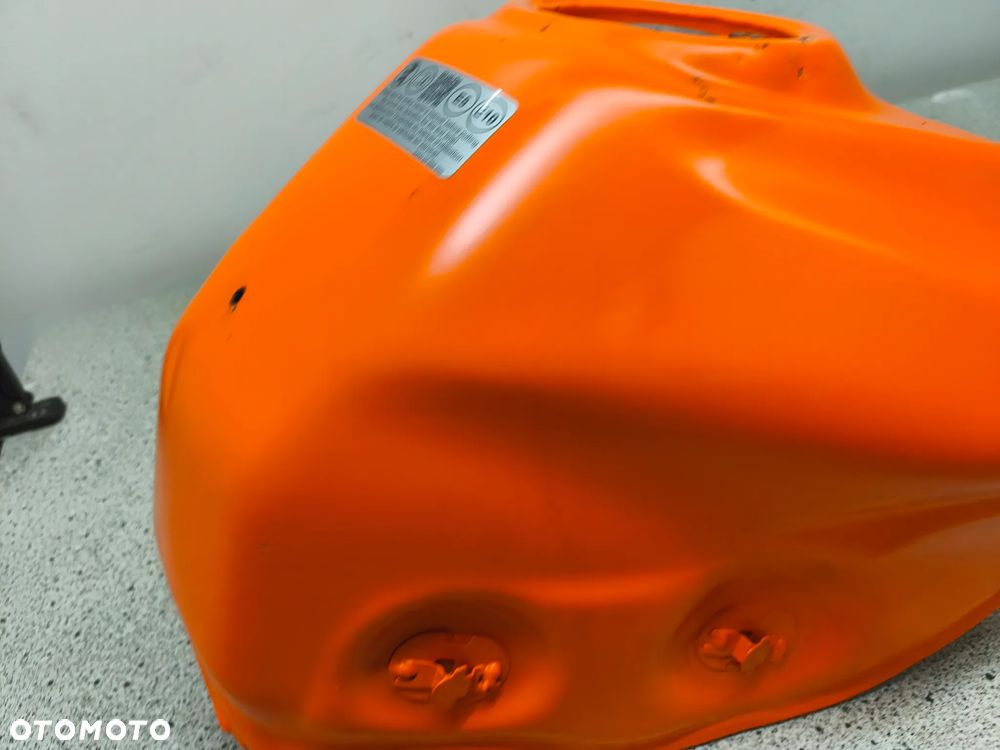Bak, zbiornik paliwa KTM 390 Duke 24- - 24