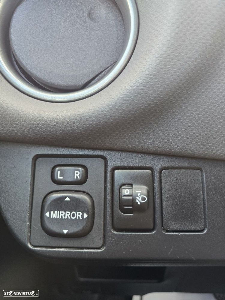 Toyota Yaris 1.5 HSD Comfort - 22