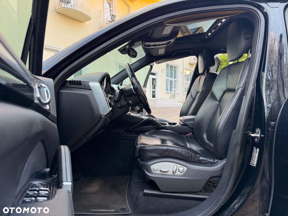 Porsche Cayenne - 8