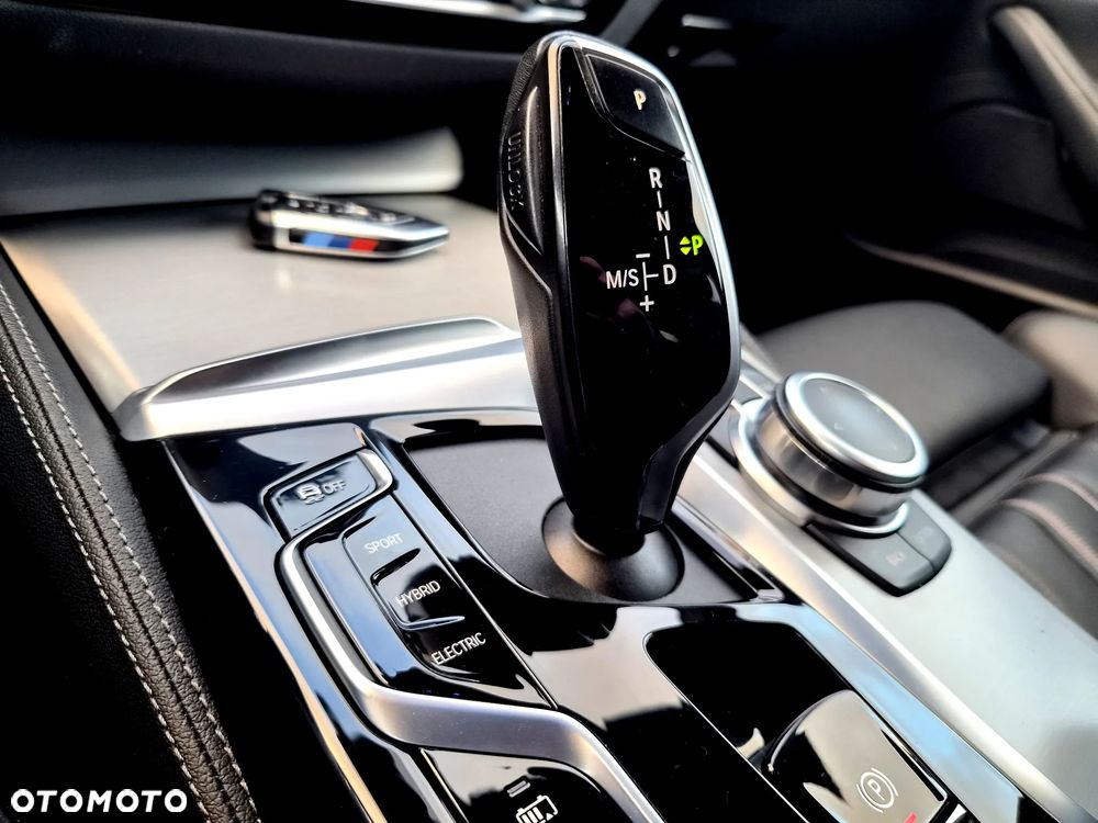 BMW Seria 5 530e xDrive M Sport sport - 27