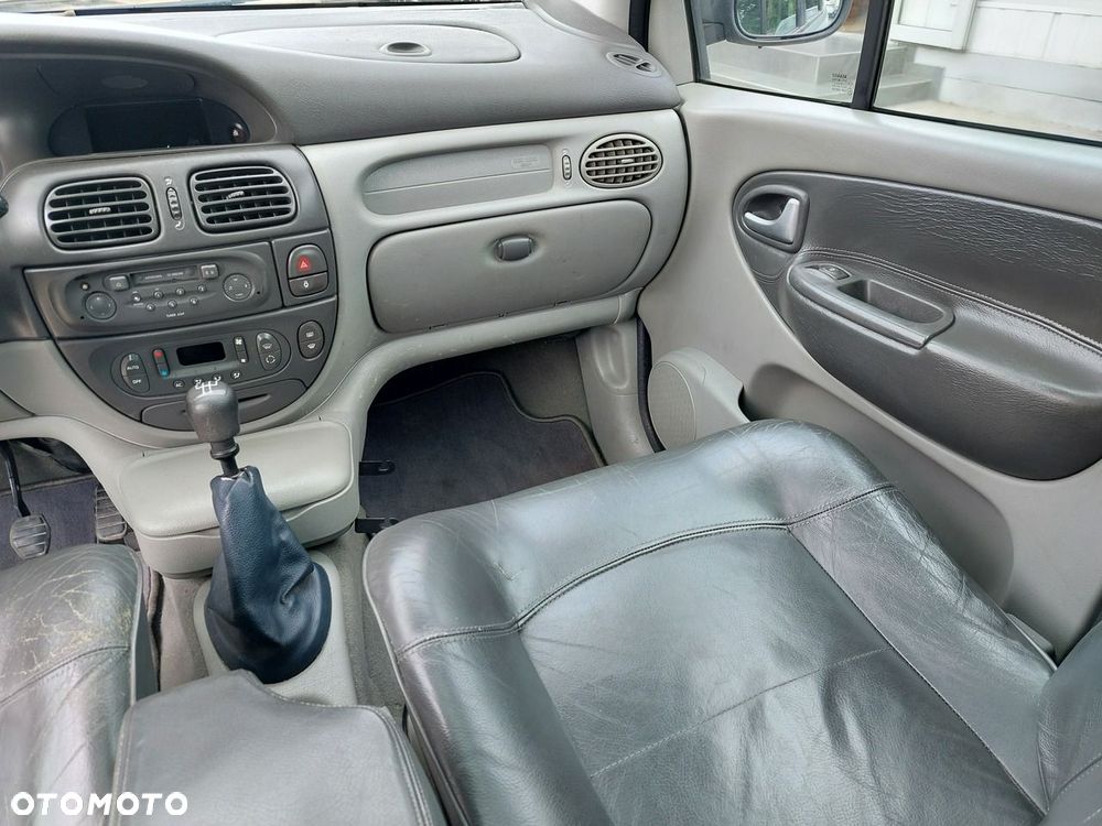Renault Scenic - 17