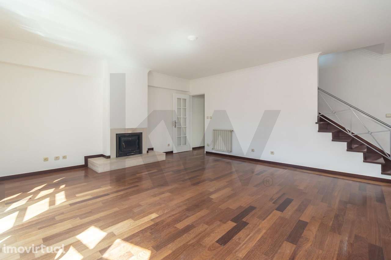 Moradia T4 Exclusiva na Estrela/Lapa – Garagem e lareira - Grande imagem: 5/48