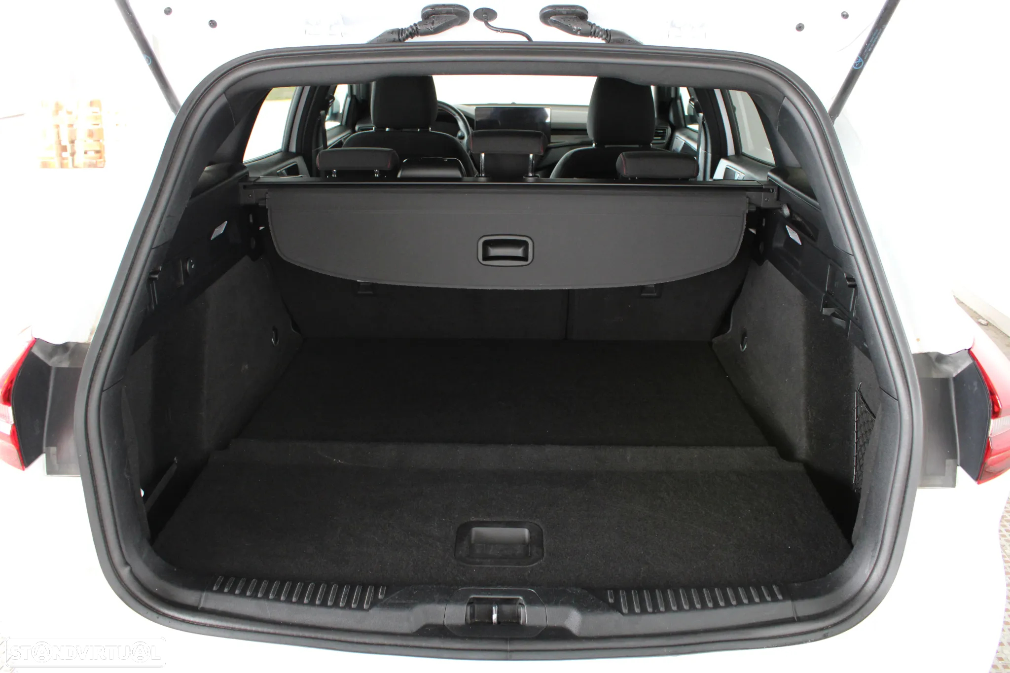 Ford Focus SW 1.0 EcoBoost MHEV ST-Line - 23