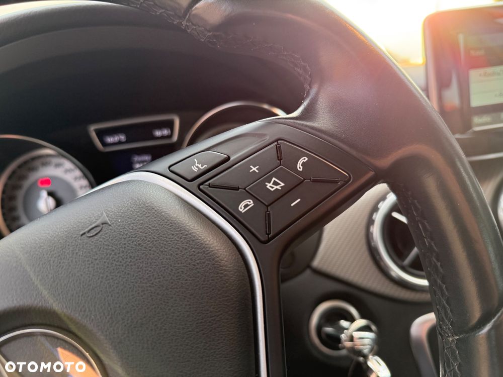 Mercedes-Benz GLA - 17