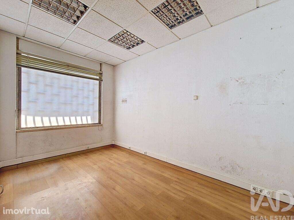 Loja / Estabelecimento Comercial em Camarate, Unhos e Apelação de 132, - Grande imagem: 2/18