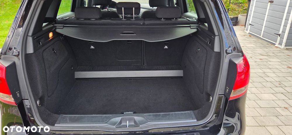 Mercedes-Benz B-Class 2016 photo 5