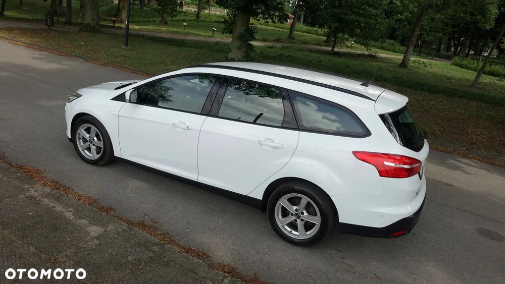 Ford Focus Turnier 1.5 TDCi ECOnetic 88g Start-Stopp-Sy Titanium - 29