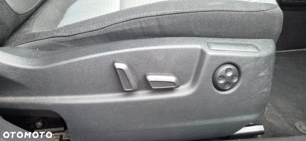 Skoda Superb 2.0 TDI DSG Active - 17