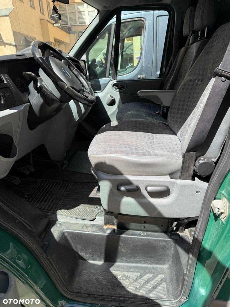 Ford Transit - 13