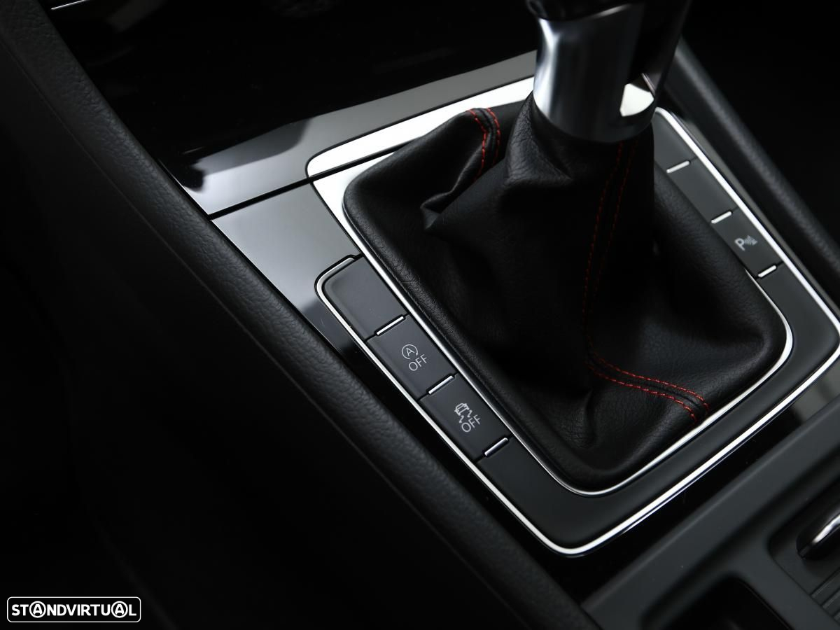 VW Golf 2.0 TSi GTi Performance - 23
