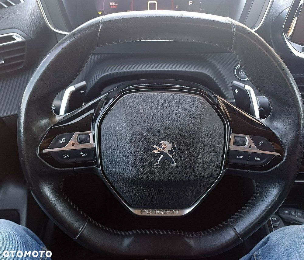 Peugeot 208 - 11