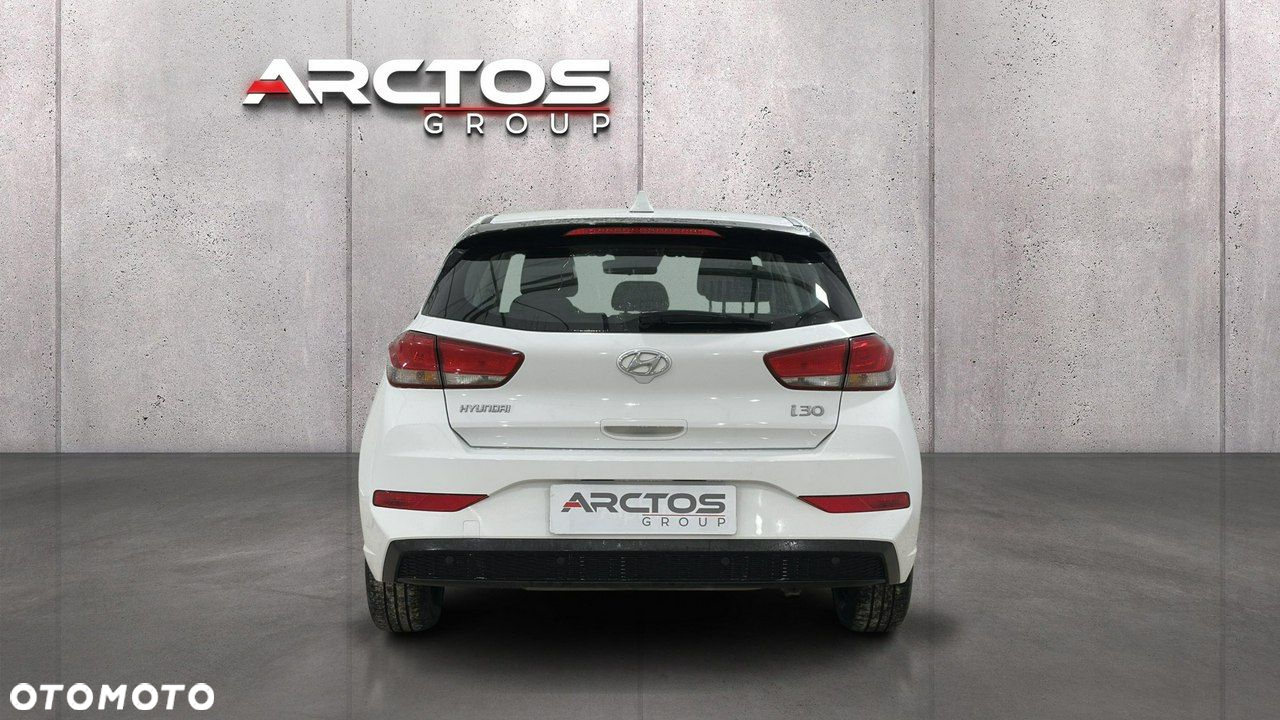Hyundai i30 1.5 DPI Classic + - 4