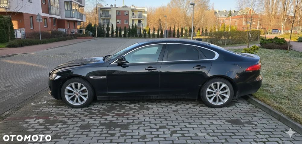 Jaguar XF 2.0 T Prestige - 3